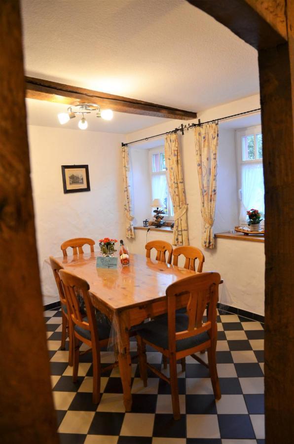 Altes Winzerhaus - Ferienhaus Burgen  외부 사진